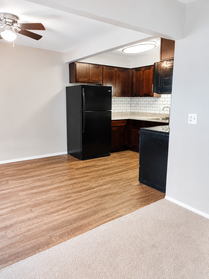 Sterling Hill Apartments - Photo 4 of 23