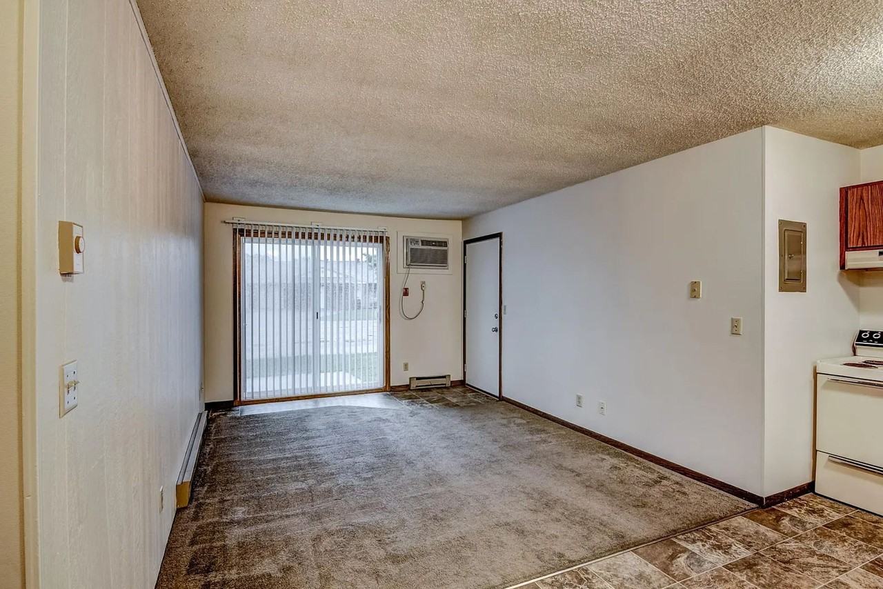 3008 Eldorado Boulevard - Photo 4 of 50