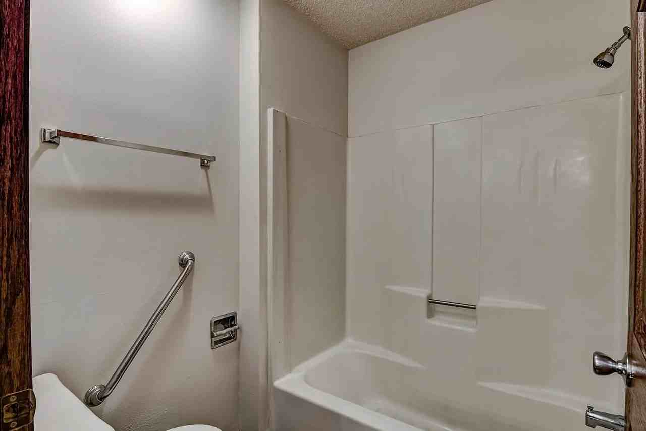 3008 Eldorado Boulevard - Photo 7 of 50
