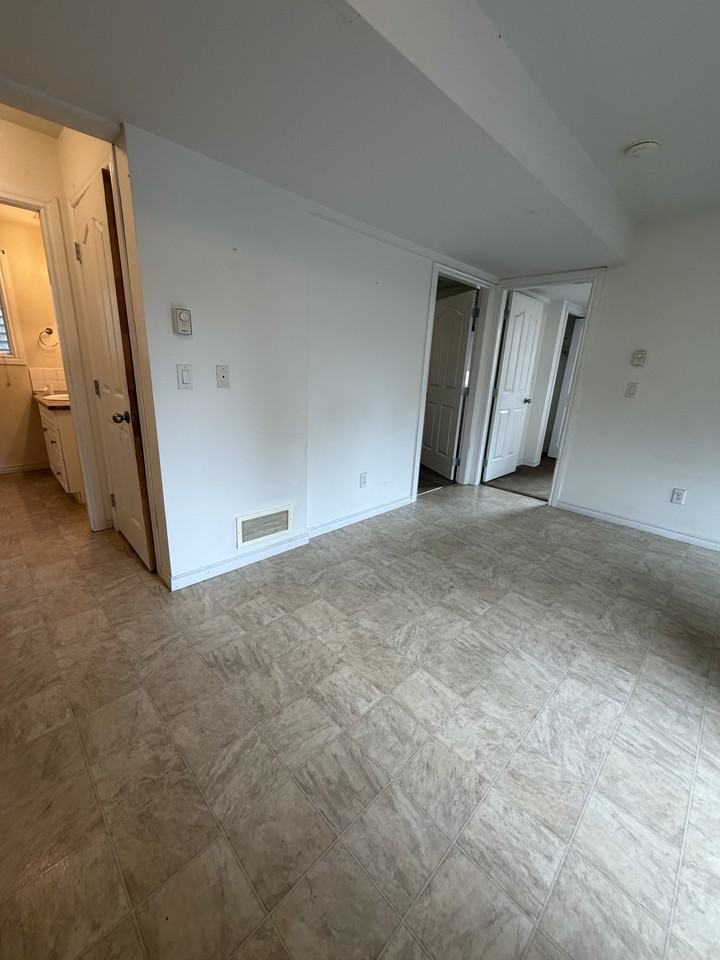 46608 Chilliwack Central Rd #B - Photo 2 of 11