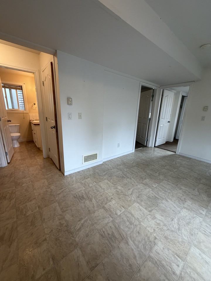 46608 Chilliwack Central Rd #B - Photo 3 of 11