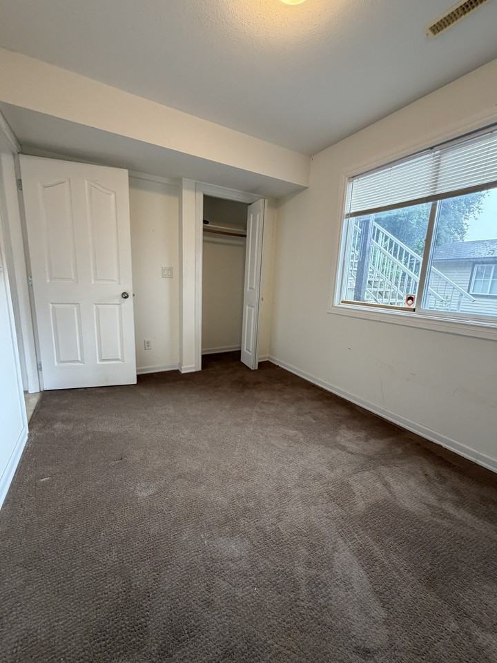 46608 Chilliwack Central Rd #B - Photo 7 of 11