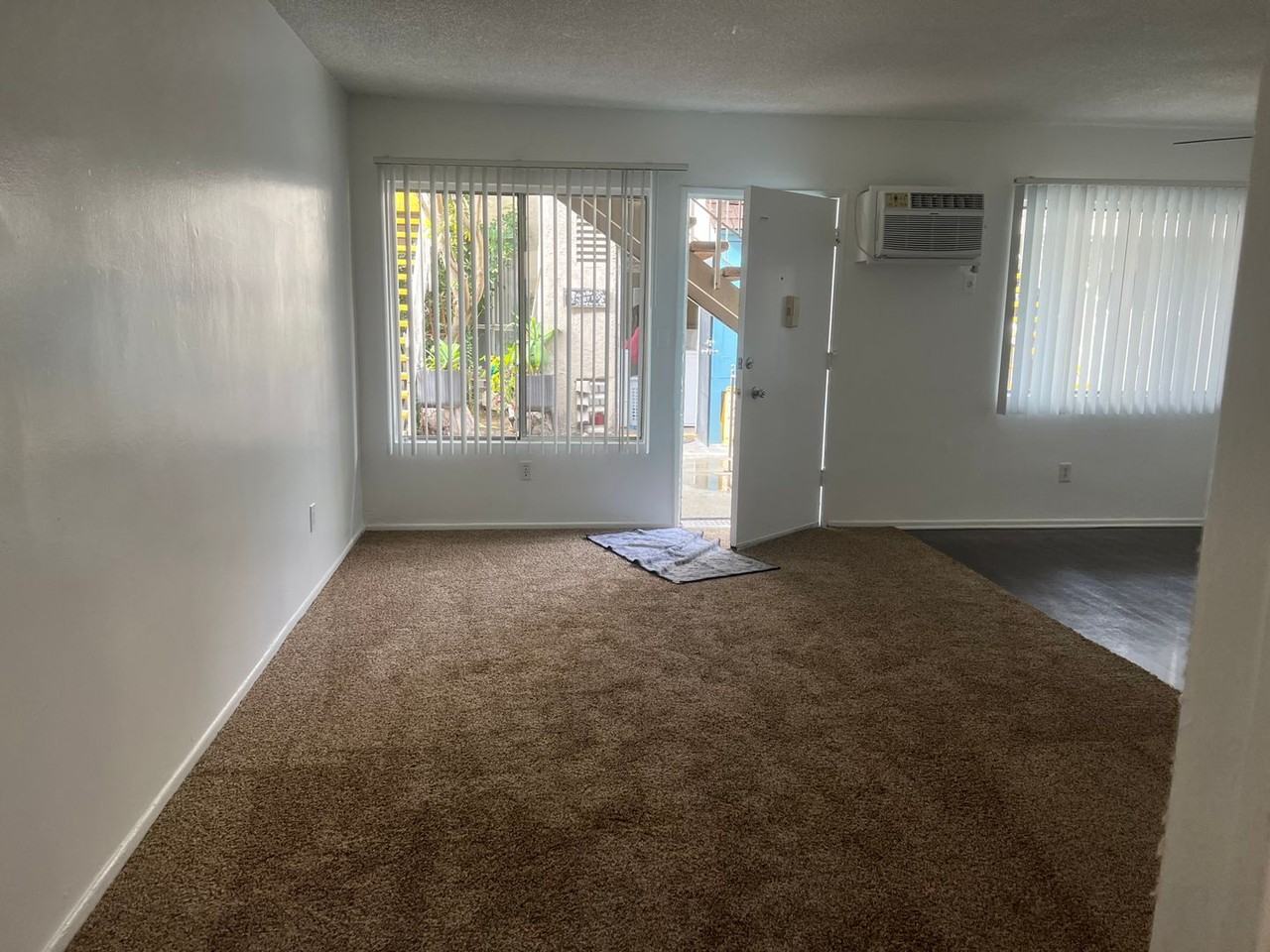 15537 Nordhoff St - Photo 2 of 11