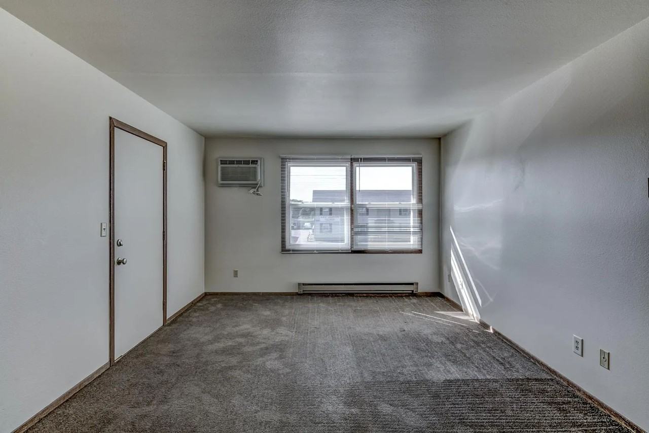 1153 Imperial Circle - Photo 7 of 50