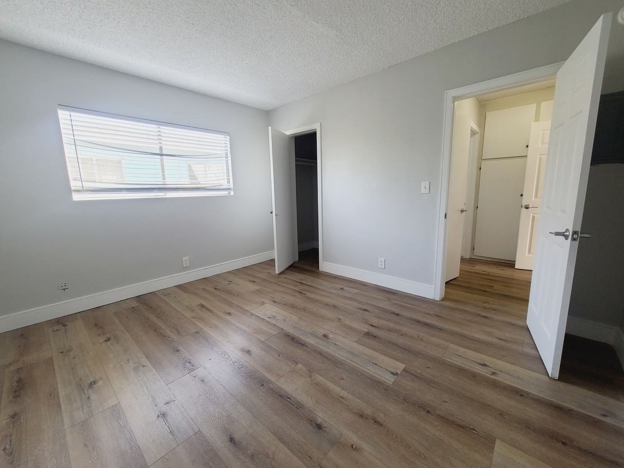 8720 Orion Avenue LLC - Photo 4 of 15