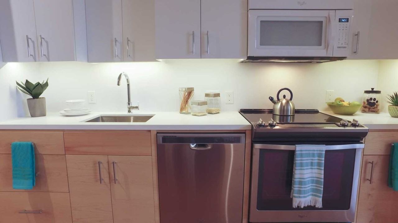1201 N Francis Ave - Photo 2 of 44