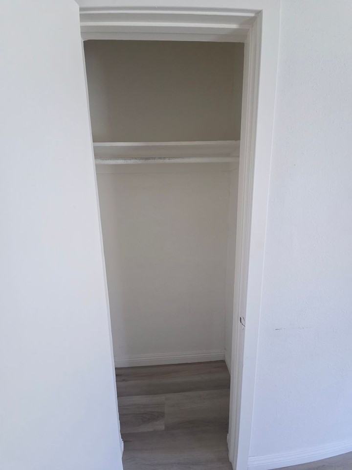 828 S Glendale Ave - Photo 3 of 6