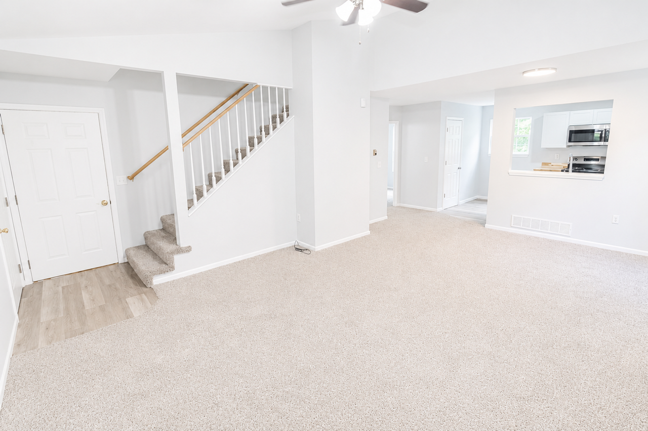 5318 Godas Cir - Photo 3 of 42