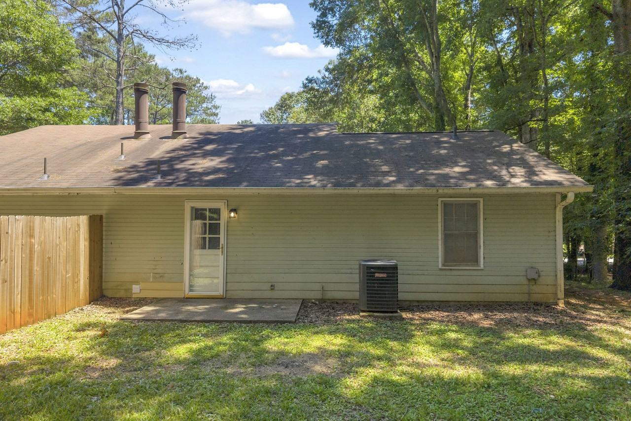 153 Creekwood Dr #1 - Photo 4 of 16