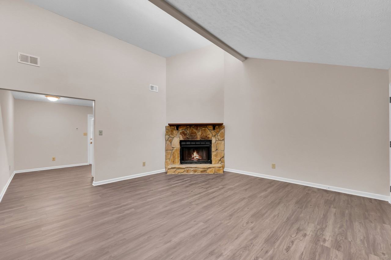 153 Creekwood Dr #1 - Photo 7 of 16