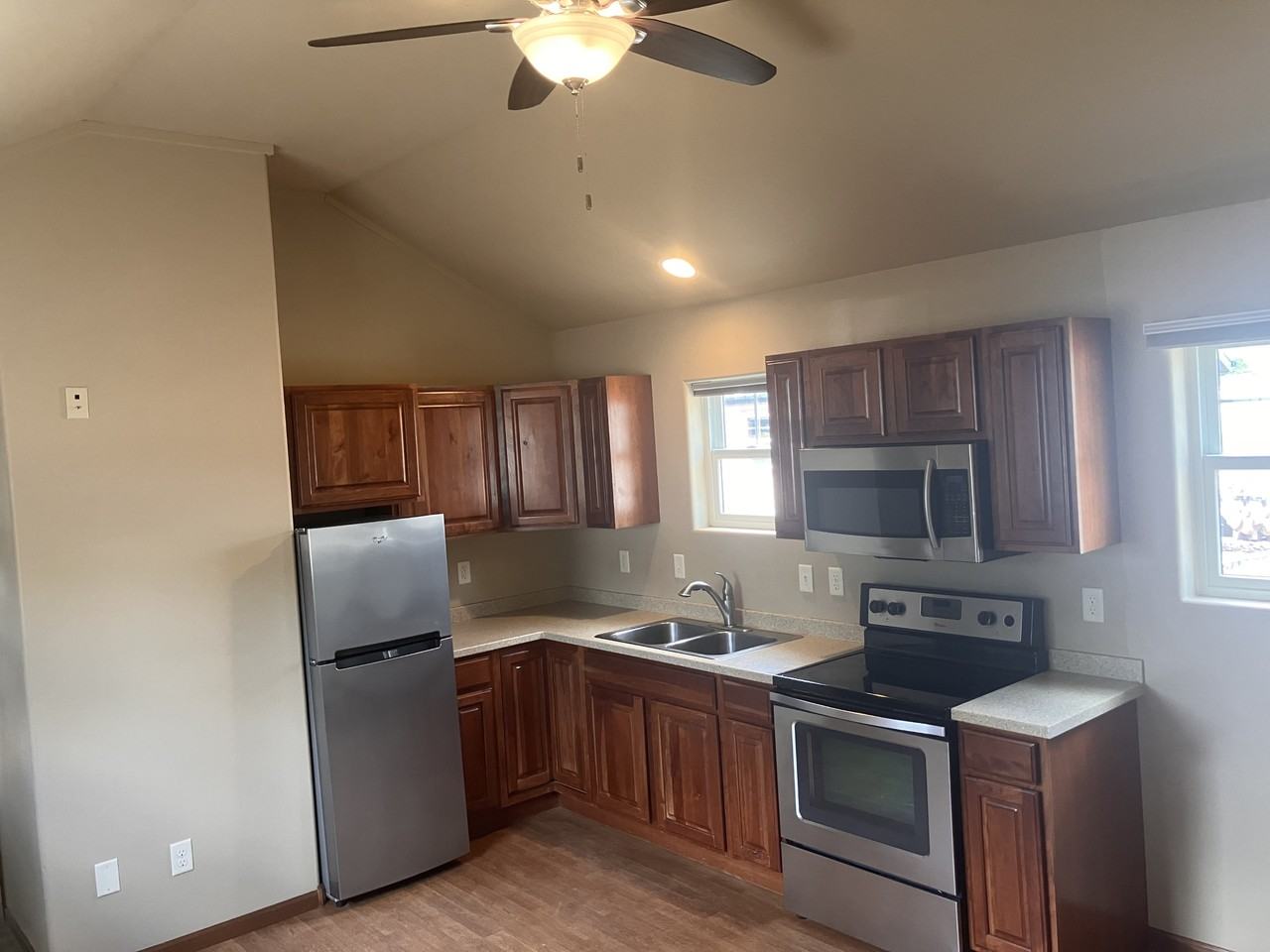 111 E Cottonwood Dr #2 - Photo 2 of 8