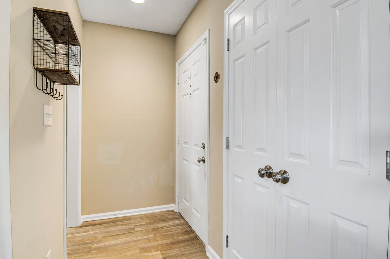3700 Selwyn Farms LaneUnit 4 #4 - Photo 5 of 42