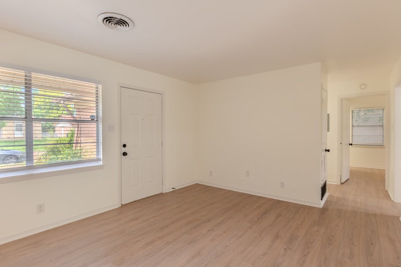 1402 Missouri Ave #1 - Photo 5 of 41