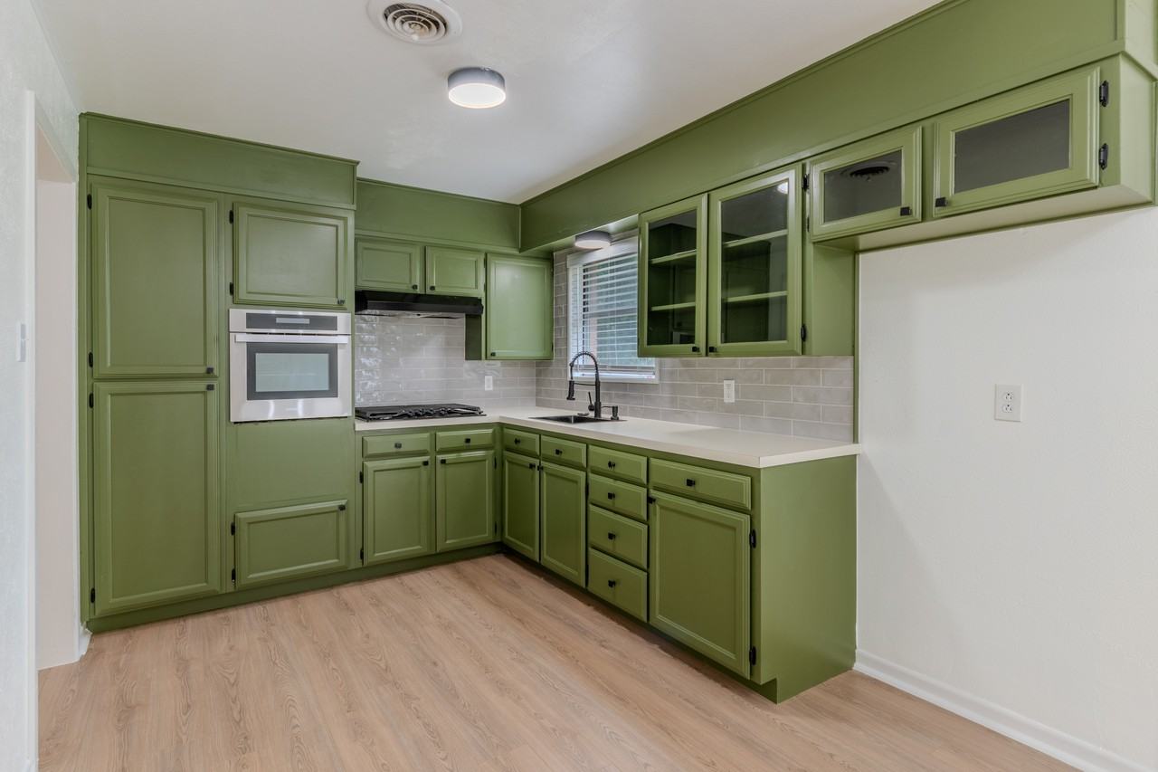 1402 Missouri Ave #1 - Photo 7 of 41