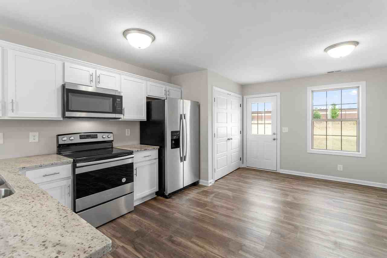 1387 Dover Rd #501 - Photo 3 of 10