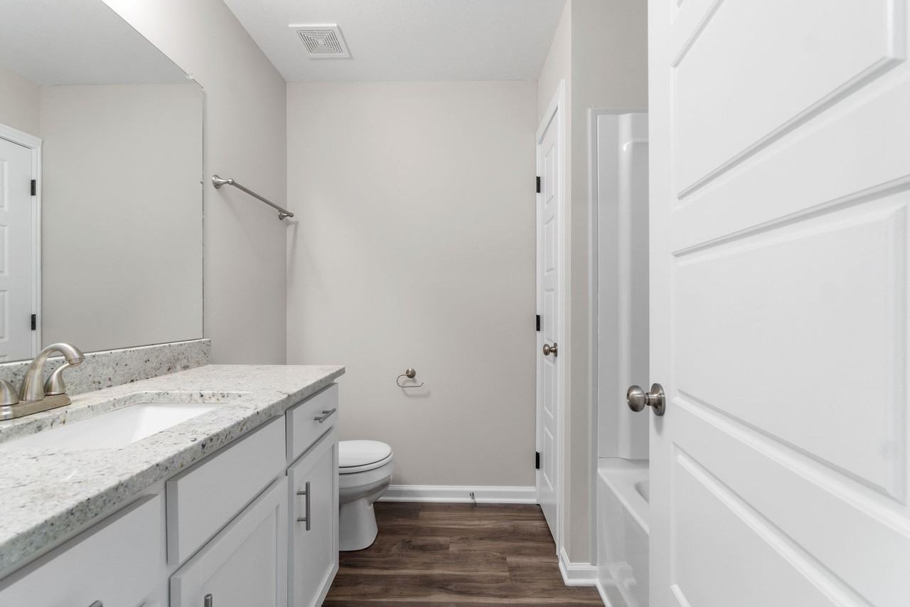 1387 Dover Rd #501 - Photo 7 of 10