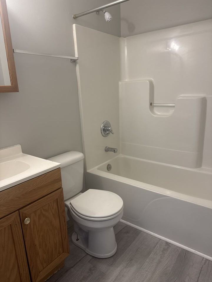 436 Sanders St - Photo 7 of 20
