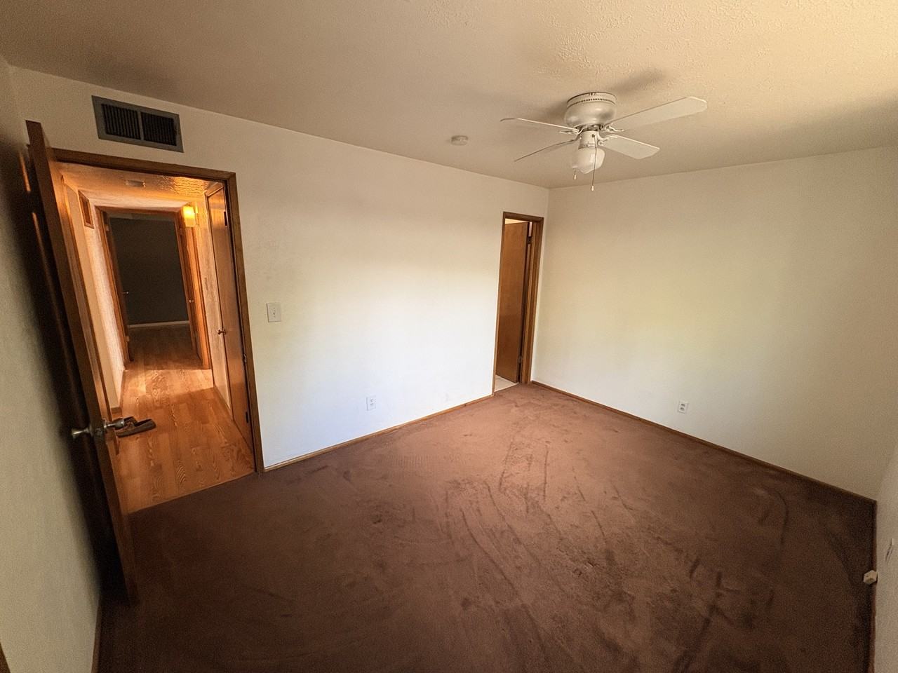 2804 N Jamison Blvd #1 - Photo 4 of 19