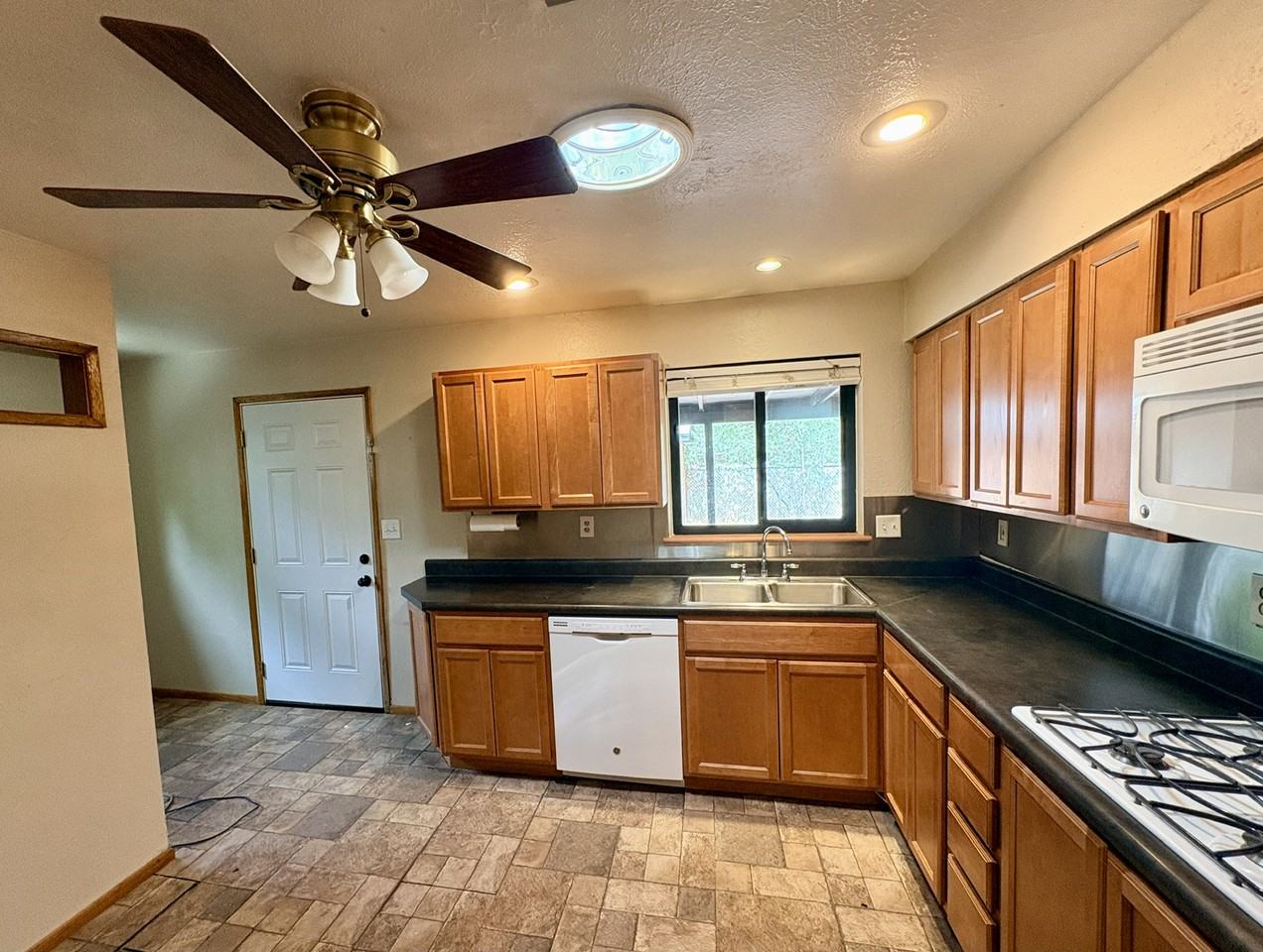 2804 N Jamison Blvd #1 - Photo 7 of 19