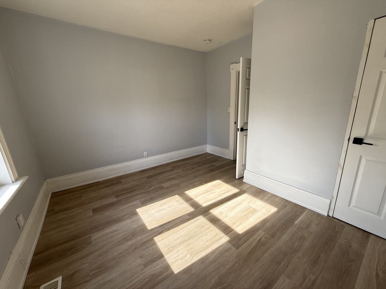 77 Murray St Lowr - Photo 3 of 6