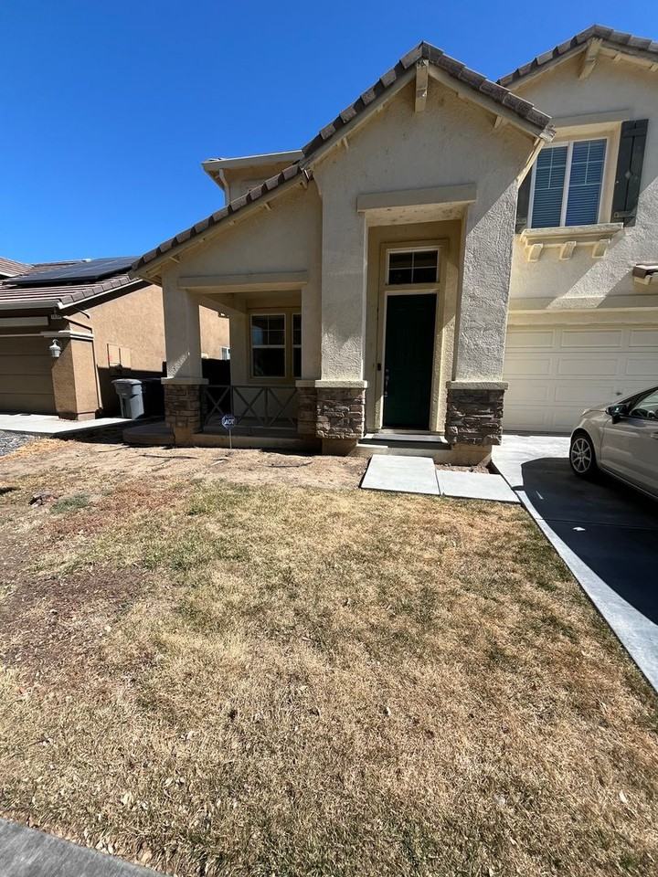 1520 Manzanita Way - Photo 2 of 34