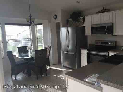 225 Tivoli Cir - Photo 2 of 13