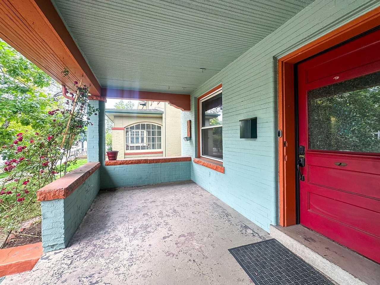 315 N Lincoln St - Photo 3 of 41