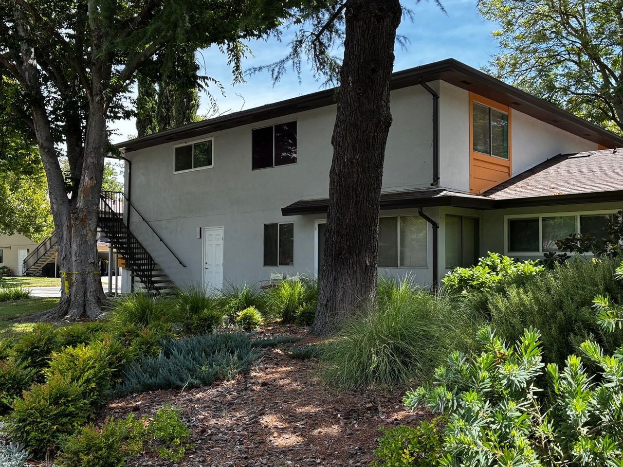 1901 Donner Ave #4 - Photo 2 of 12