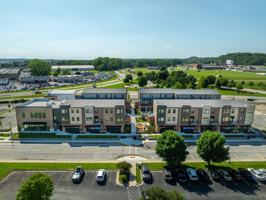 featured image of 2913 N Oak Trfy