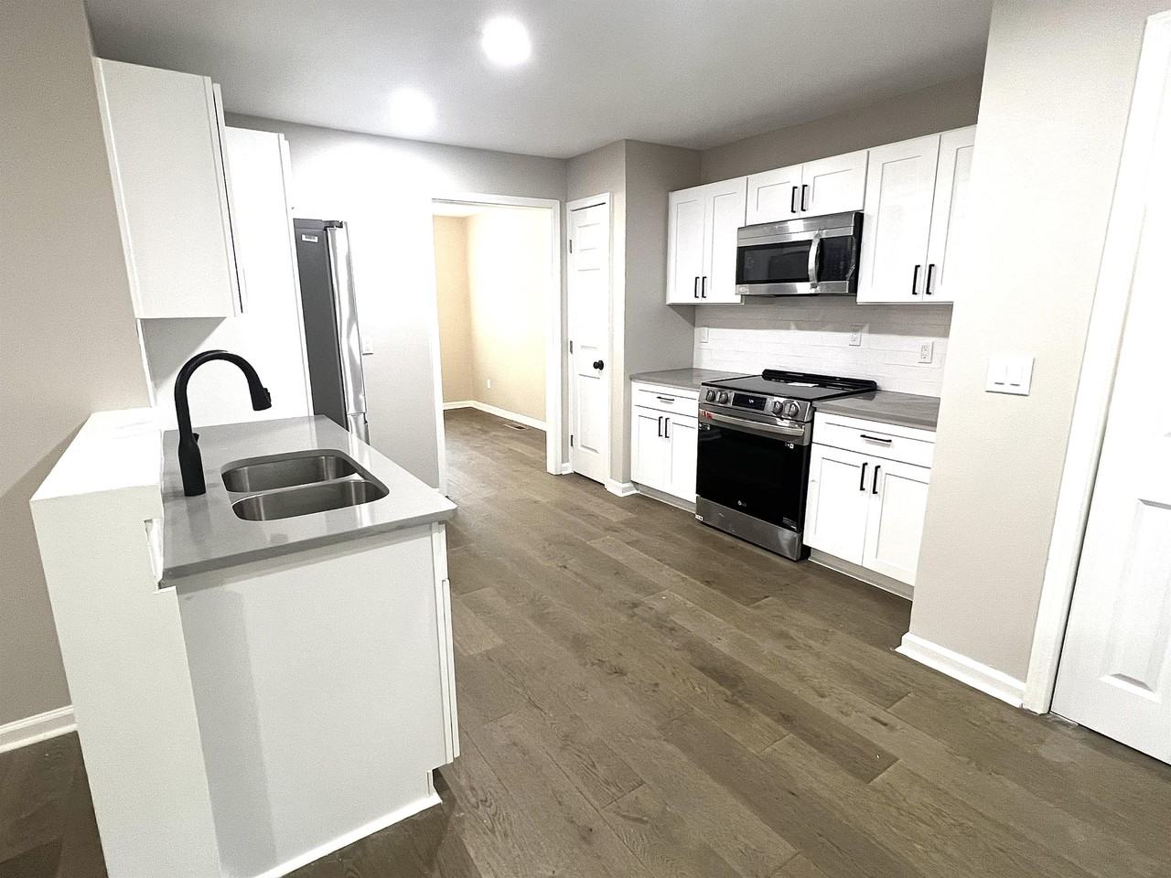 1884 Shamrock Dr #1 - Photo 5 of 19