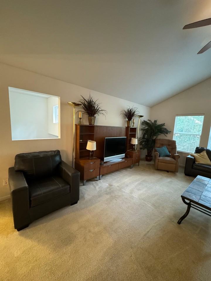 116 Brentwood Dr #1 - Photo 3 of 10