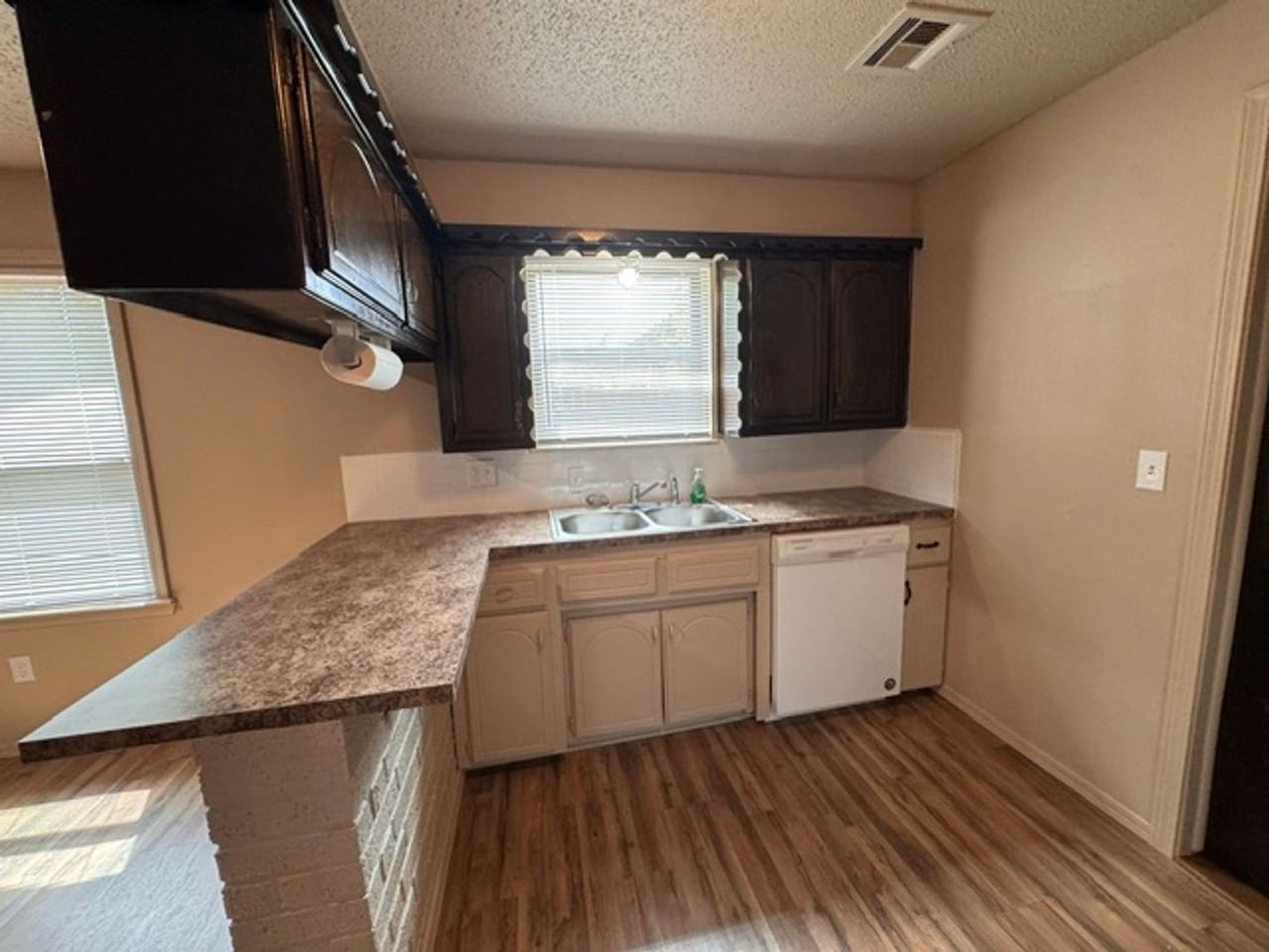 608 Sw 13th St - Photo 2 of 19