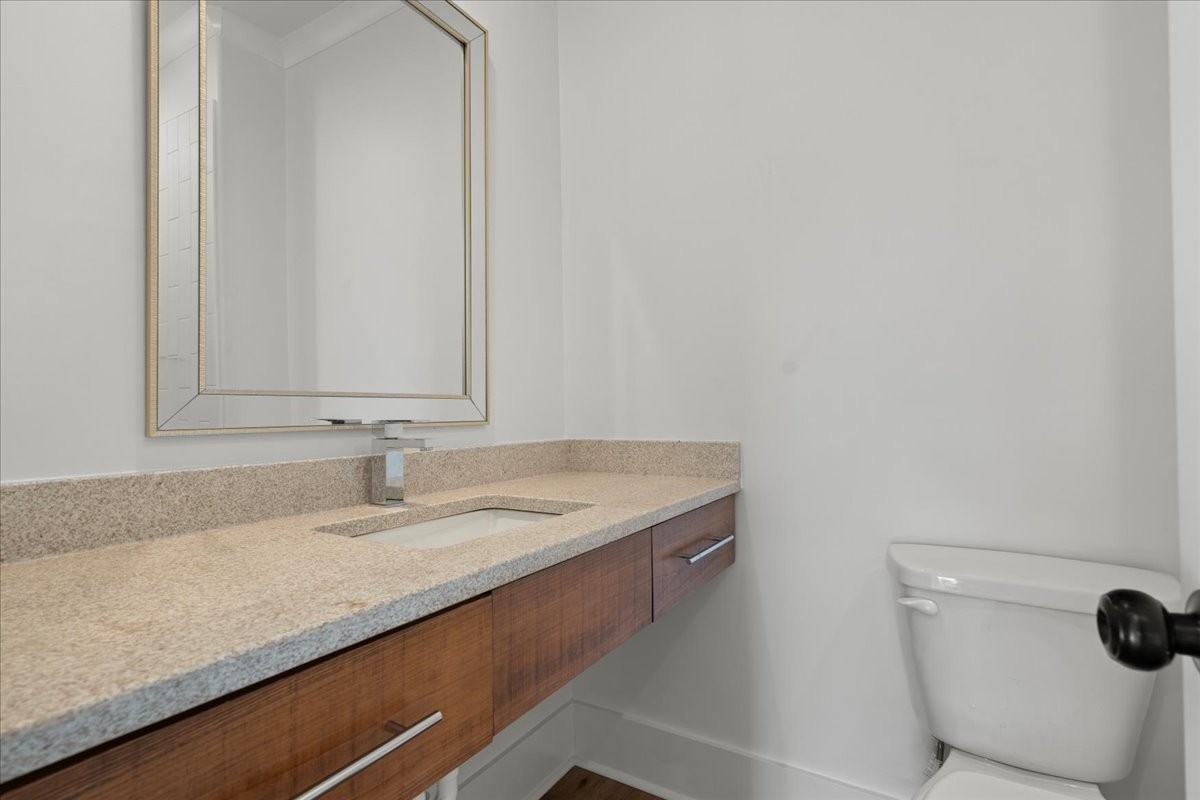 501 W Cheves St #B - Photo 6 of 13