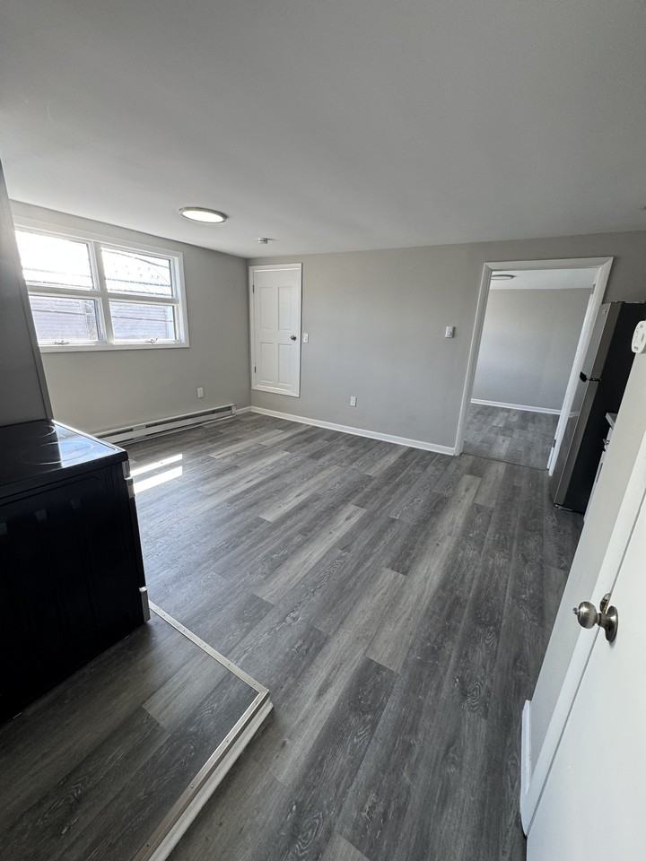 702 - 704 Walnut Street - 2 #2 - Photo 3 of 8