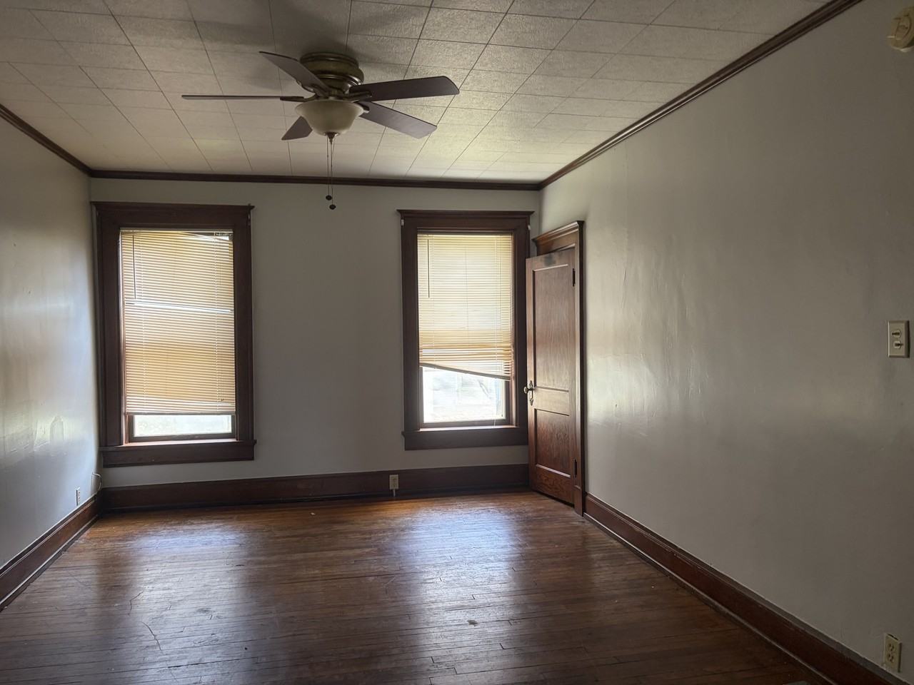 918 S 24th St #918 - Photo 4 of 7
