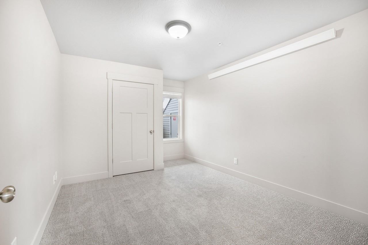 6066 N Silver Fox Rd #3 - Photo 6 of 9