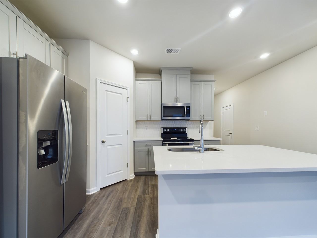 4133 County Down Ave #1 - Photo 3 of 22