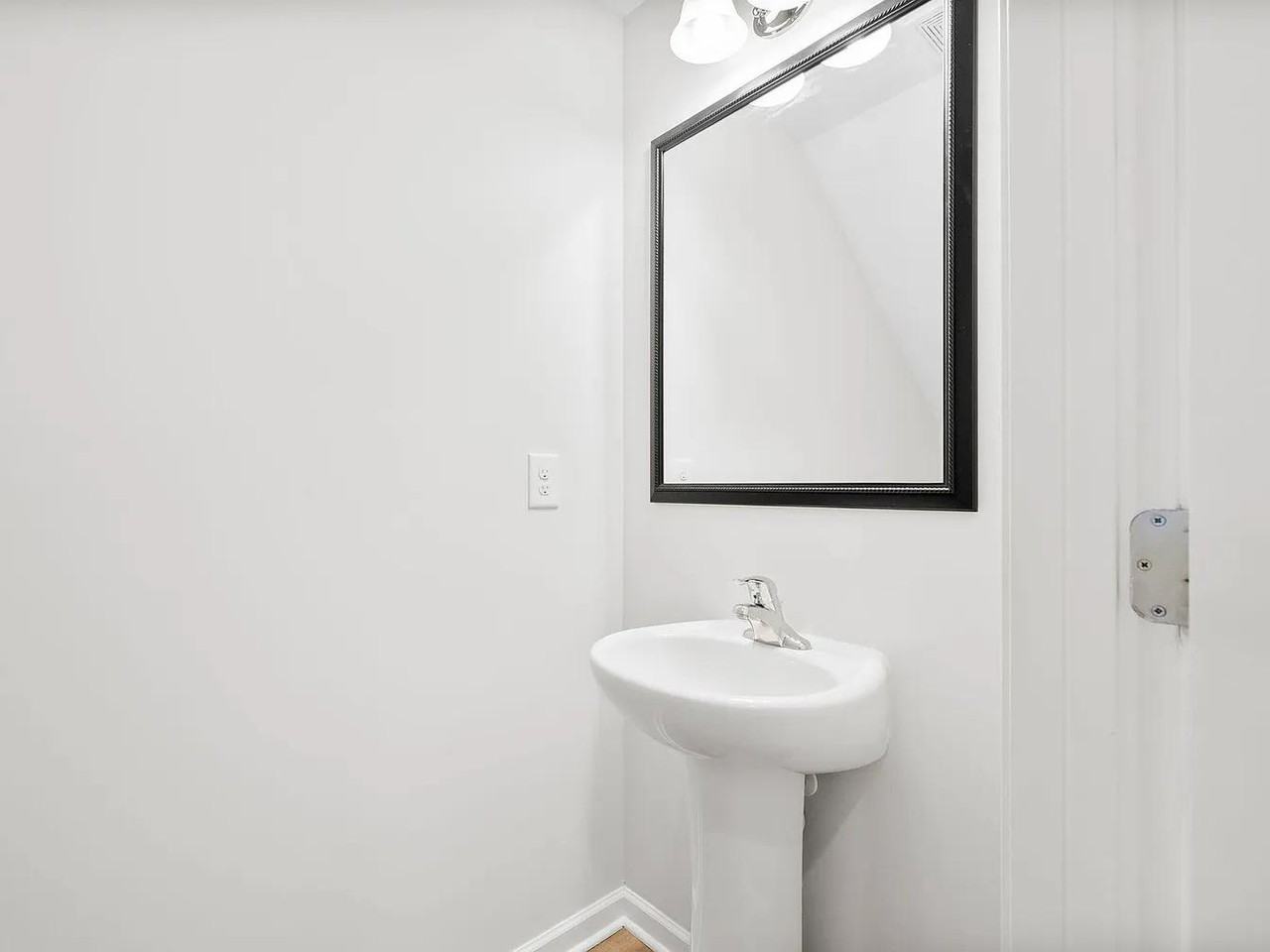 4 Sabine Leaf Ct #1 - Photo 4 of 28