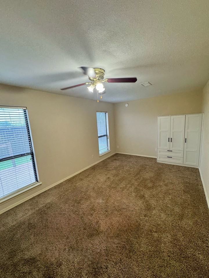 3205 Hillcrest Dr #1 - Photo 6 of 14