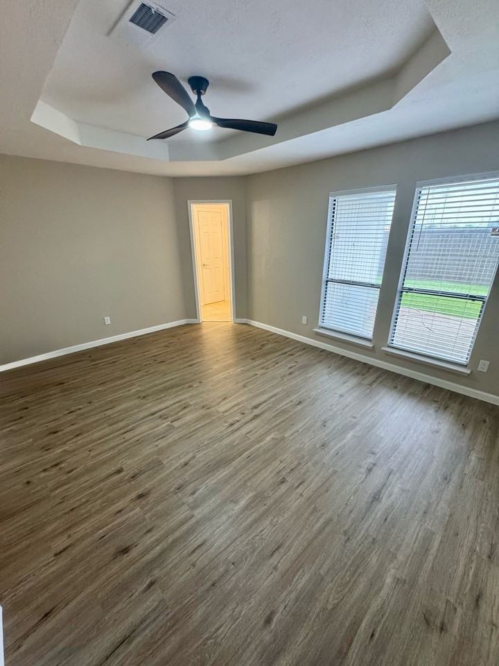 3205 Hillcrest Dr #1 - Photo 7 of 14