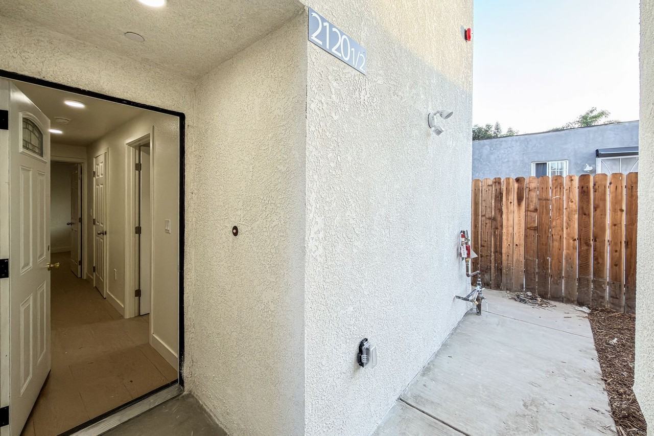 Brand New Luxury 4 & 5 Bed Units - Photo 6 of 17