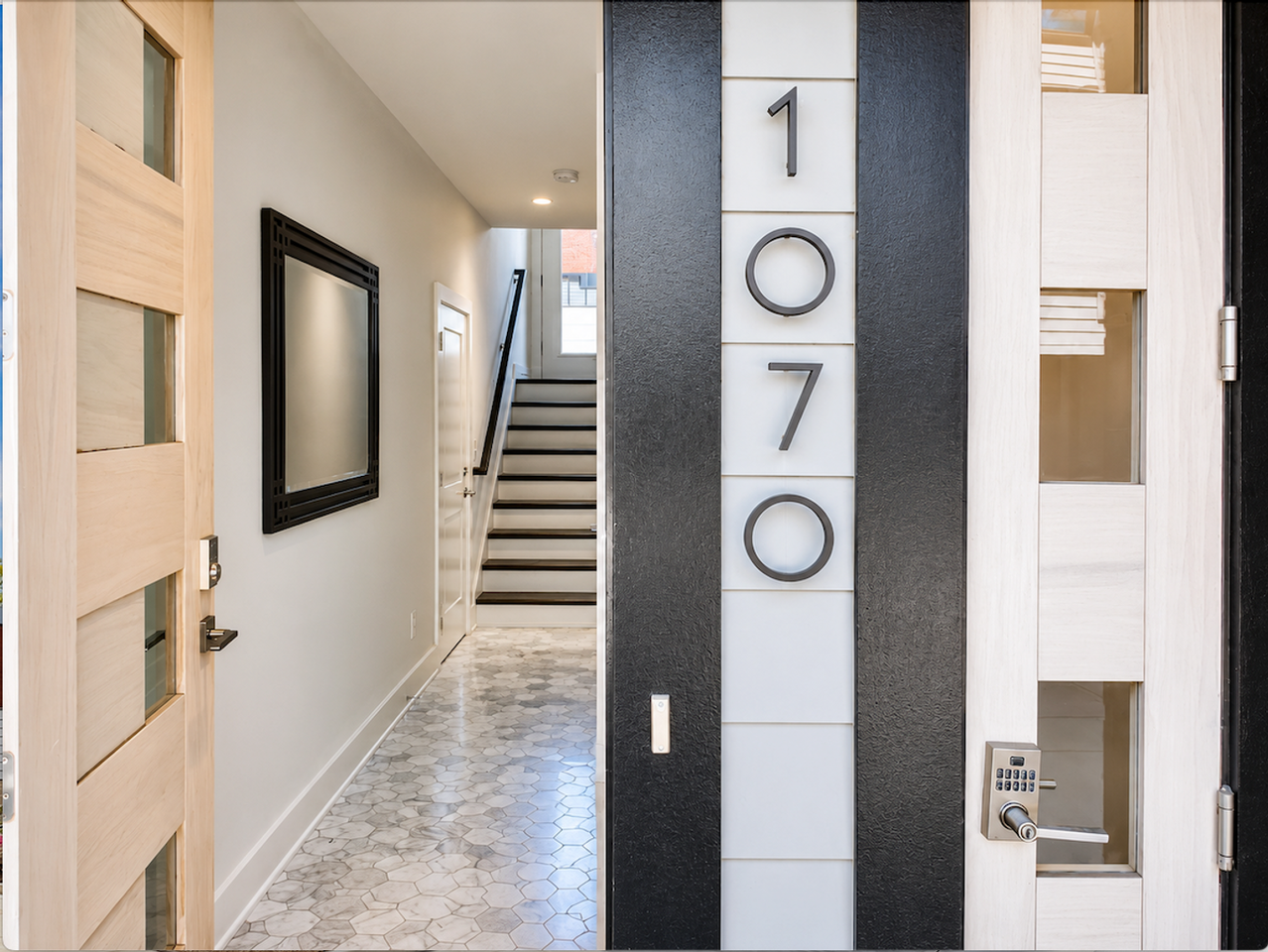 1070 Kenilworth Ave - Photo 4 of 37