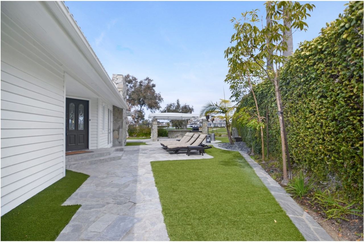 9 Andalucia Dr - Photo 3 of 50