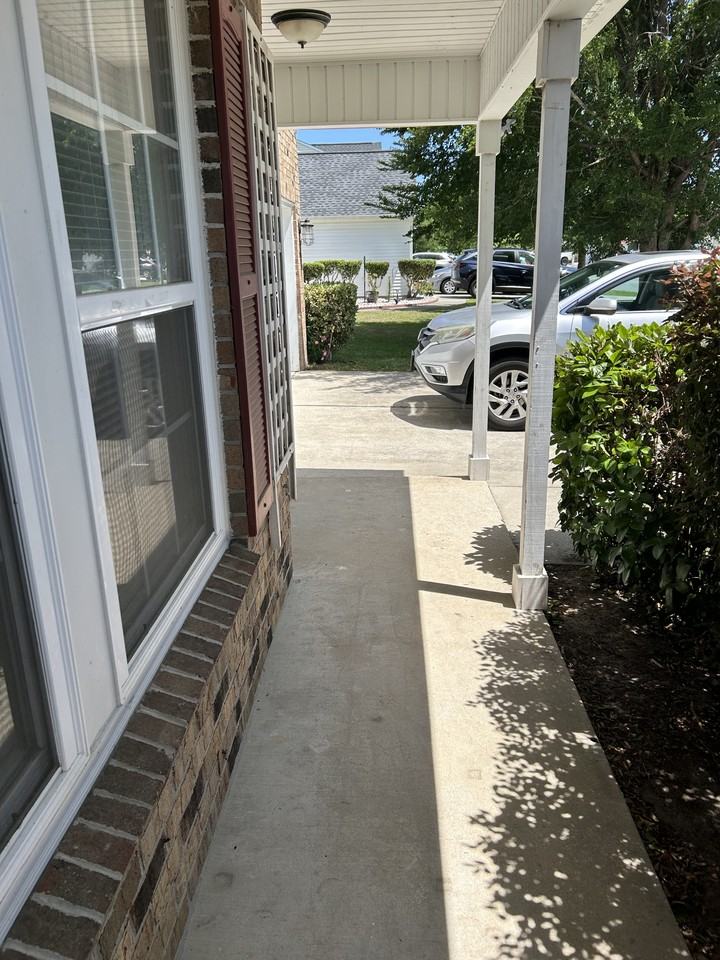 178 Tibton Cir #1 - Photo 2 of 18
