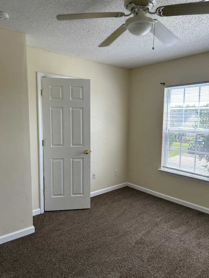 178 Tibton Cir #1 - Photo 6 of 18