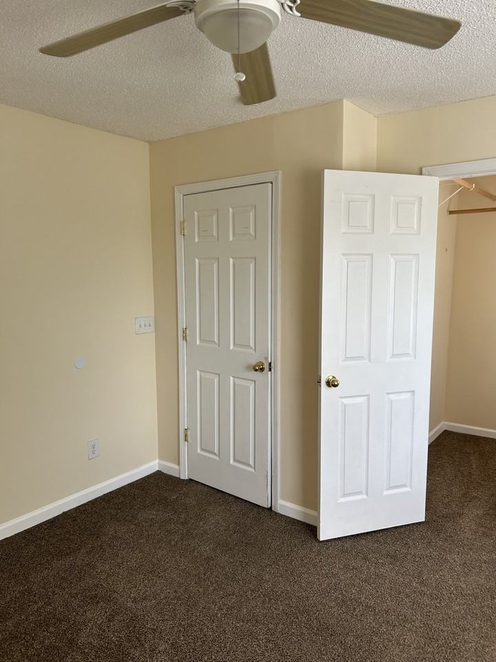 178 Tibton Cir #1 - Photo 7 of 18