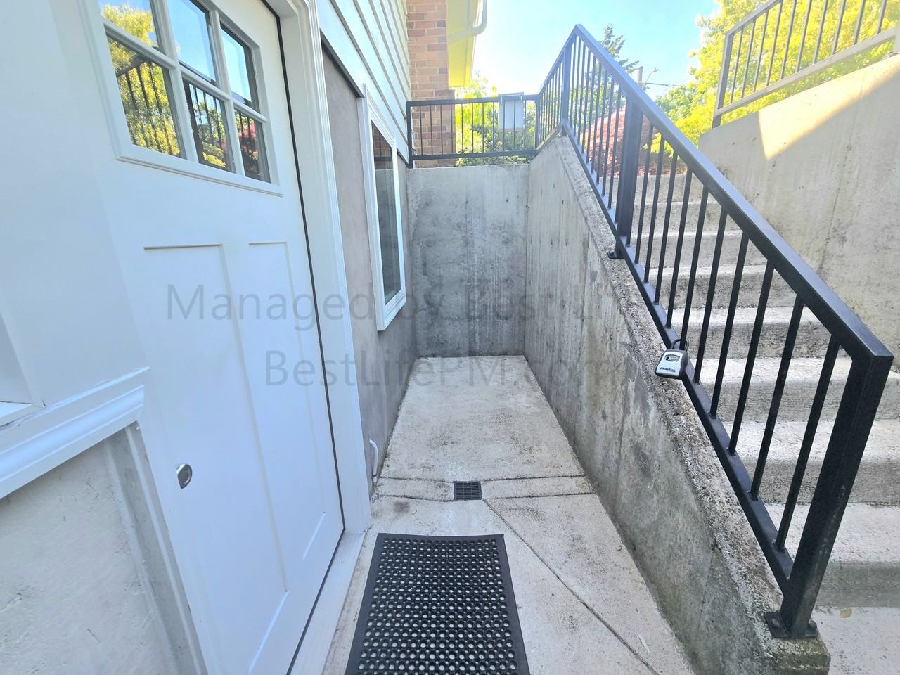 5317 Northeast Emerson StreetUnit B #B - Photo 4 of 25