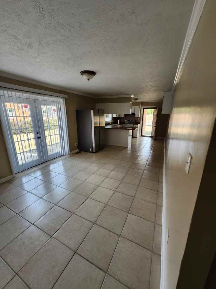 6147 Wynnwood Dr #1 - Photo 4 of 11