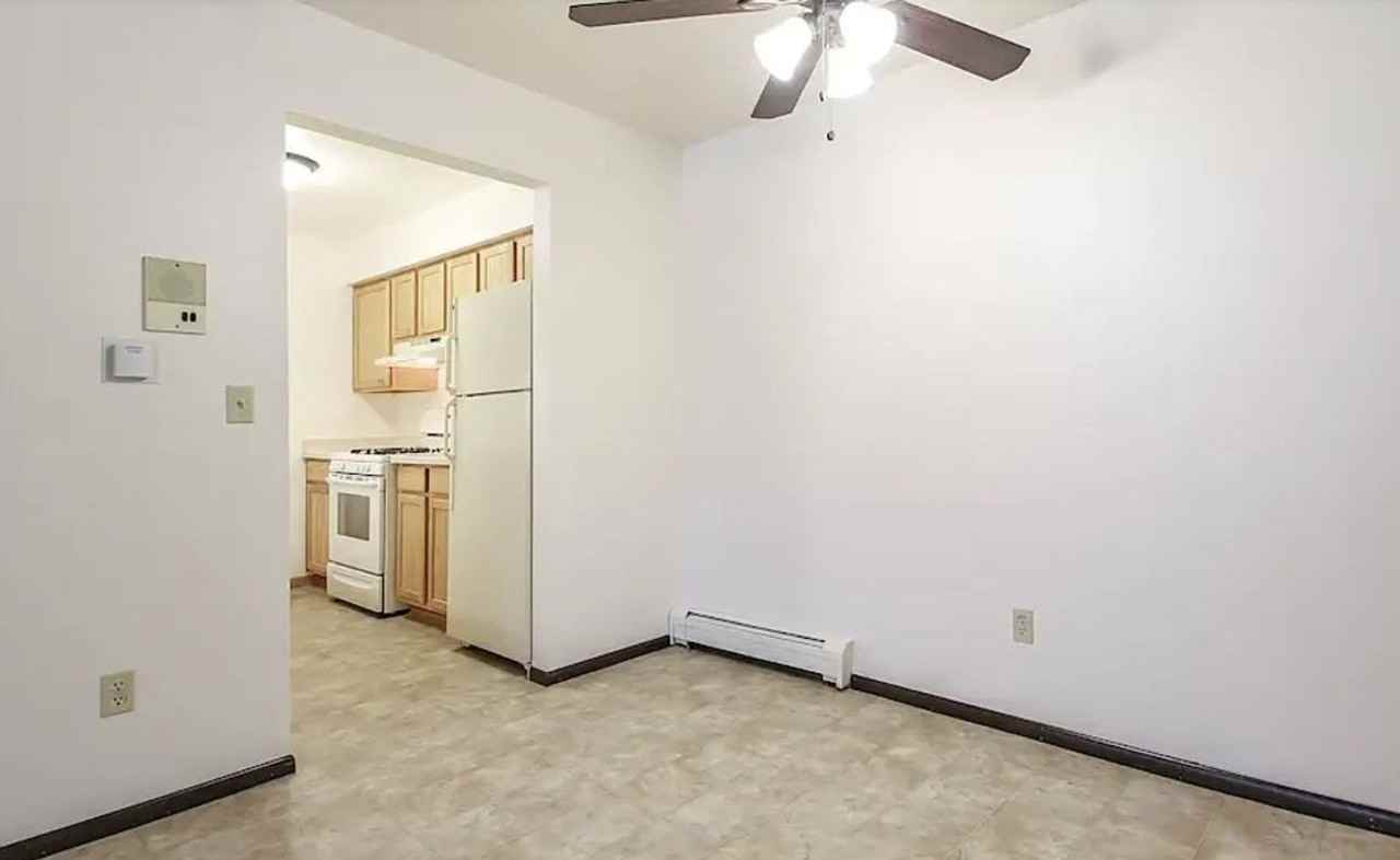 305 Sheffield Rd - Photo 2 of 10