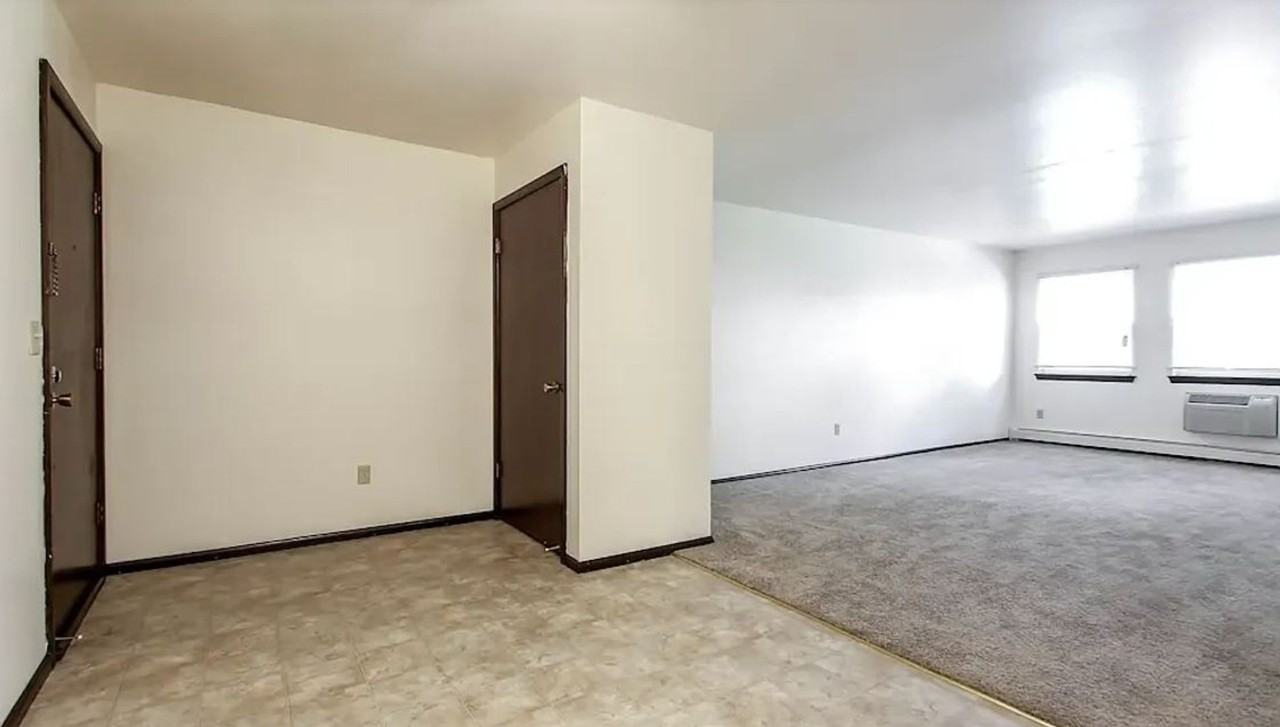 305 Sheffield Rd - Photo 3 of 10